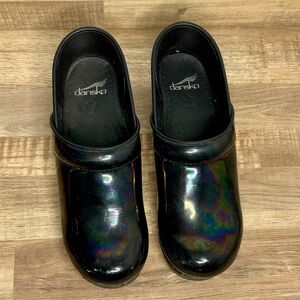 Dansko Patent Leather Professional Clogs, size 8
